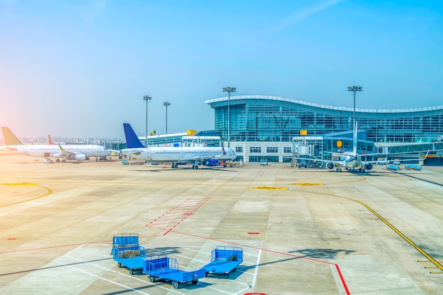 airport apron boarding gate 1417 3446 1